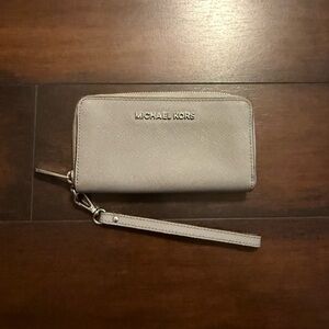 Michael Kors Jet Set Travel Continental Wallet Grey